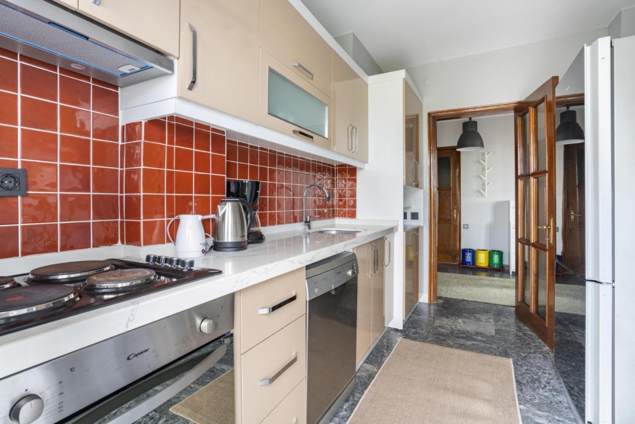 Spacious Flat Near Caddebostan Coast Lejlighed Istanbul Eksteriør billede